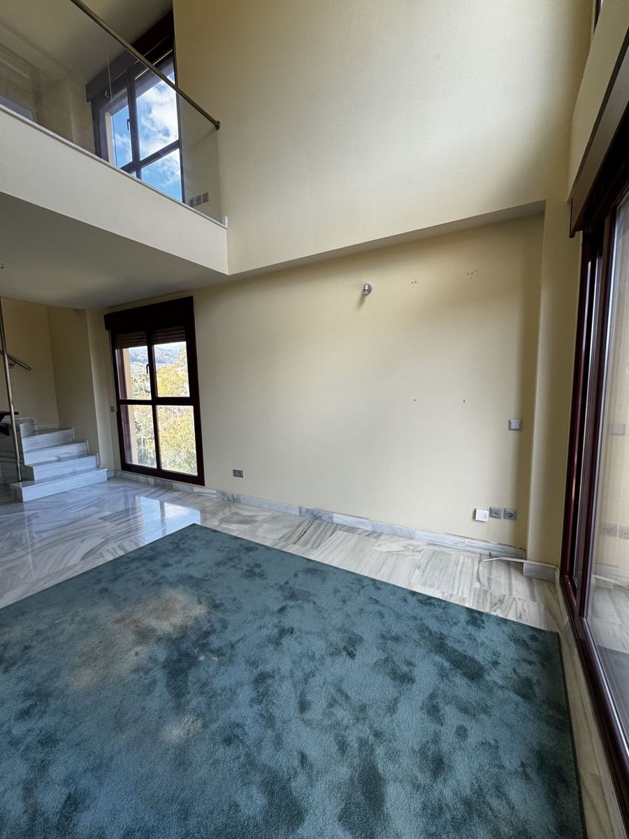 3 sypialnia Penthouse na sprzedaż w Benahavis - 349 000 € (Ref: 9796482)