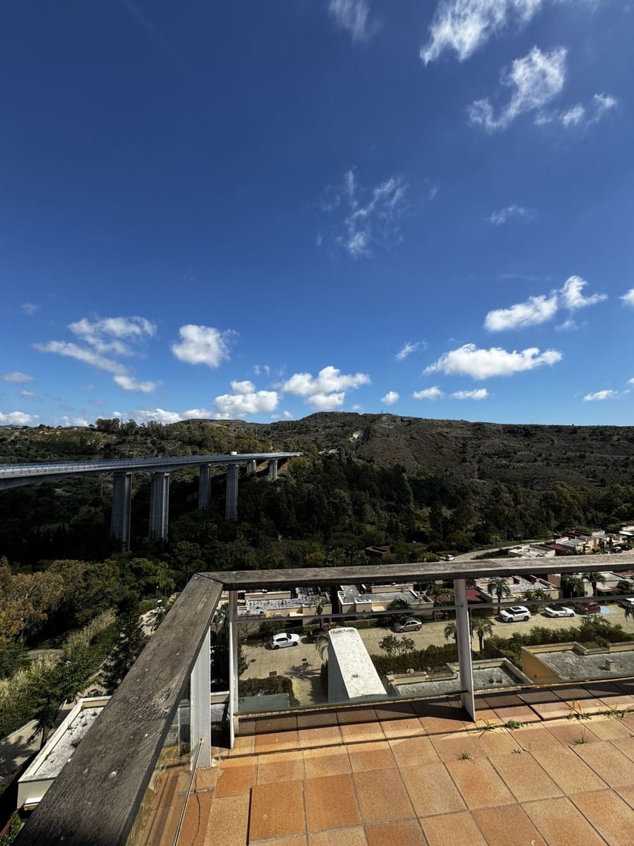 3 sypialnia Penthouse na sprzedaż w Benahavis - 349 000 € (Ref: 9796482)