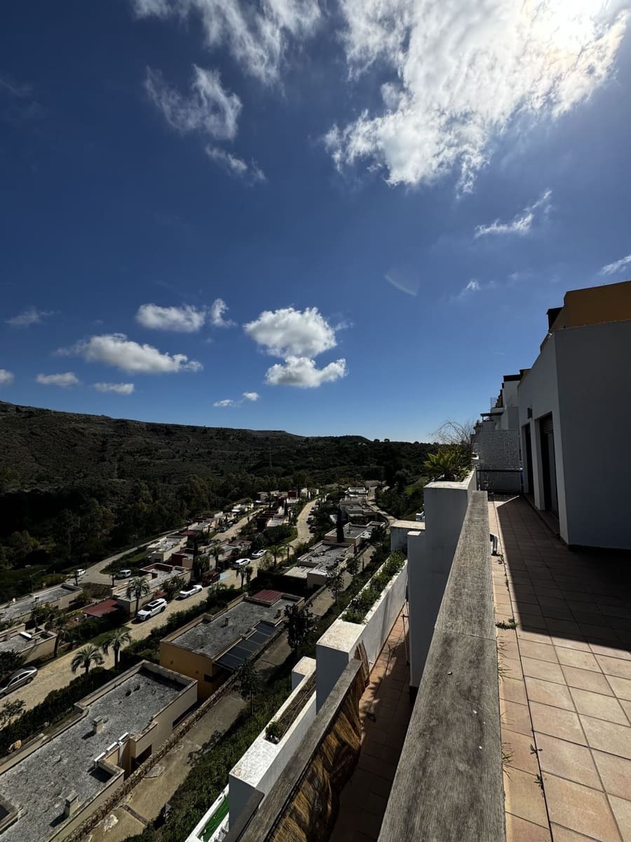 3 sypialnia Penthouse na sprzedaż w Benahavis - 349 000 € (Ref: 9796482)