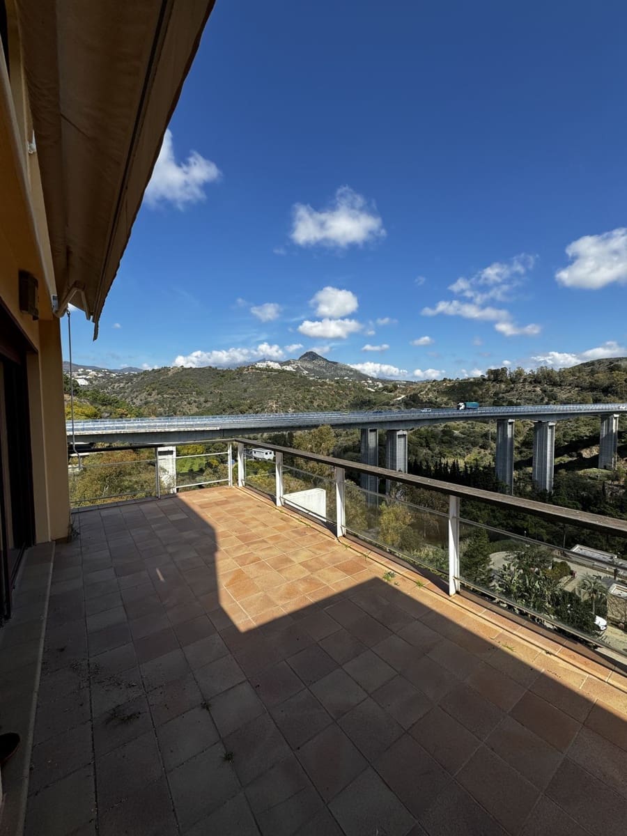 3 sypialnia Penthouse na sprzedaż w Benahavis - 349 000 € (Ref: 9796482)