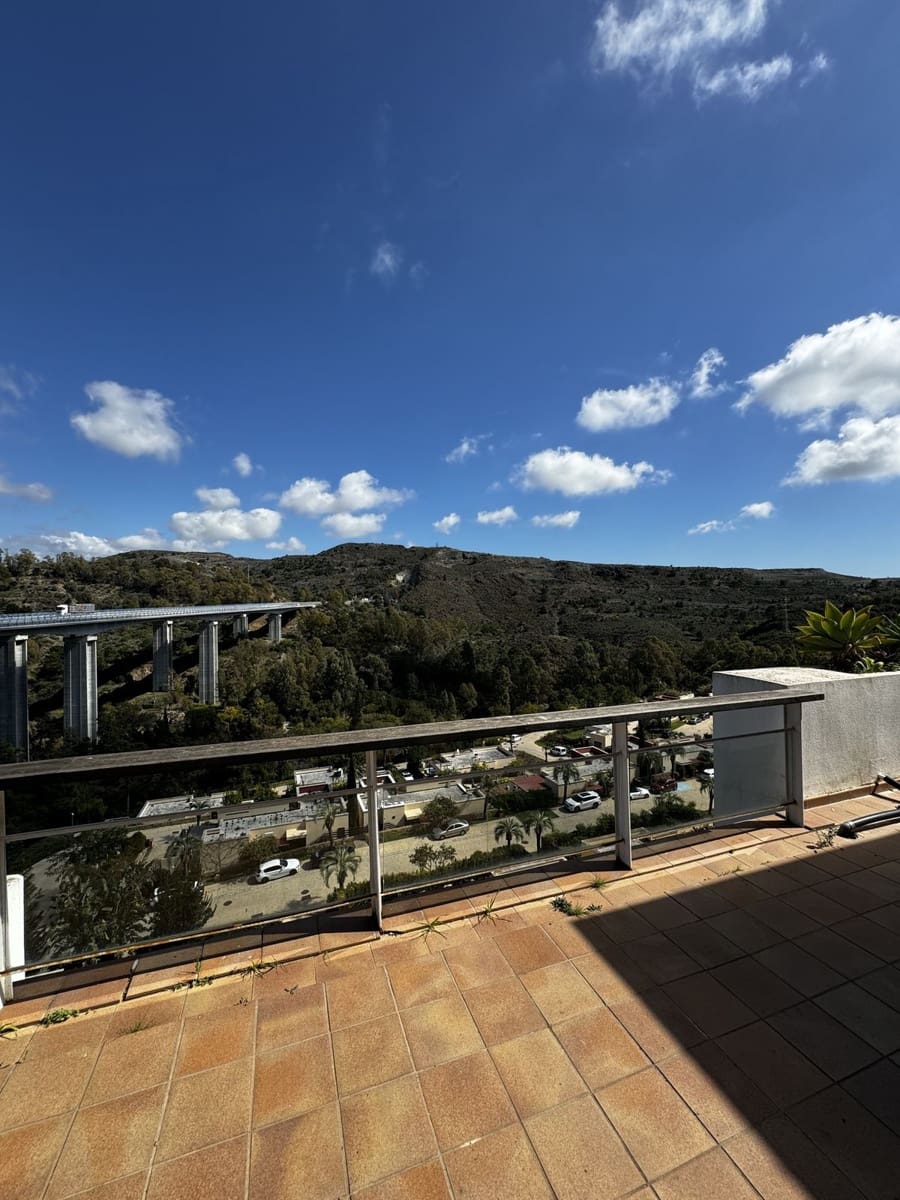 3 sypialnia Penthouse na sprzedaż w Benahavis - 349 000 € (Ref: 9796482)