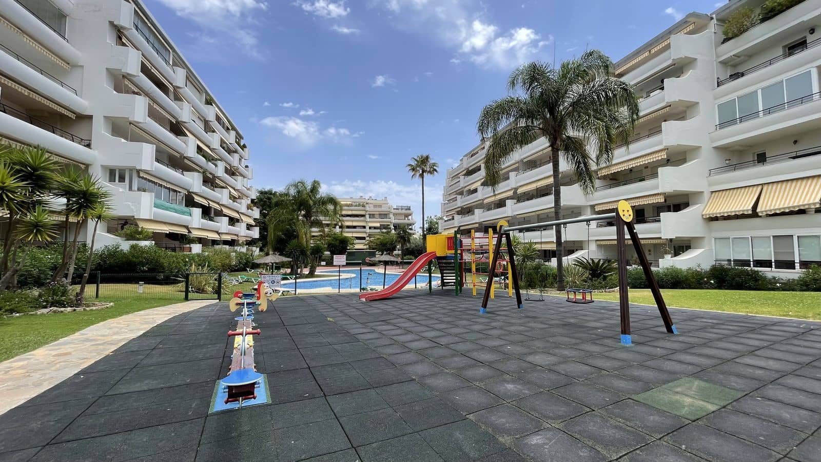 3 slaapkamer Penthouse te koop in Guadalmina - € 529.000 (Ref: 9796483)