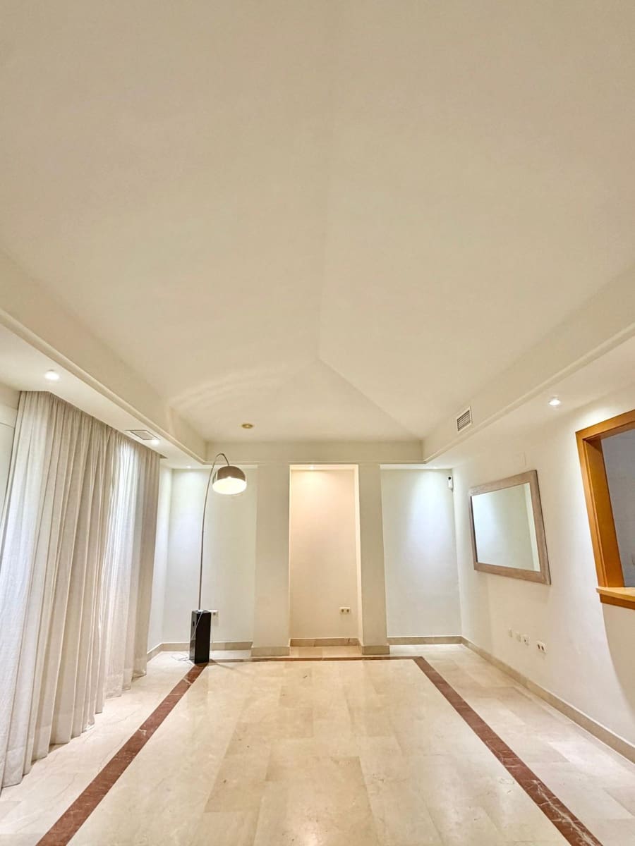 4 soverom Penthouse til salgs i Puerto Banus - € 1 480 000 (Ref: 9796486)