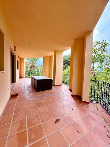 4 soverom Penthouse til salgs i Puerto Banus, Marbella - € 1 480 000 (Ref: 9796486)