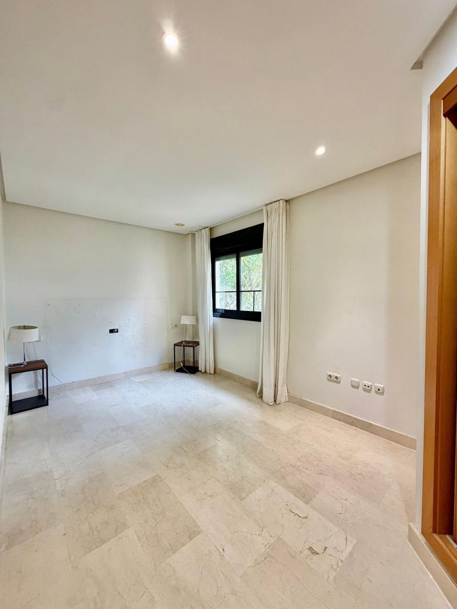 4 soverom Penthouse til salgs i Puerto Banus - € 1 480 000 (Ref: 9796486)