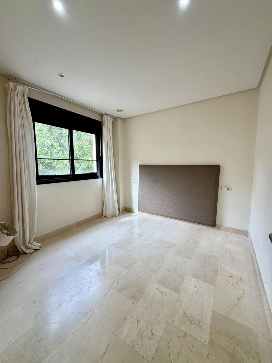 4 soverom Penthouse til salgs i Puerto Banus - € 1 480 000 (Ref: 9796486)