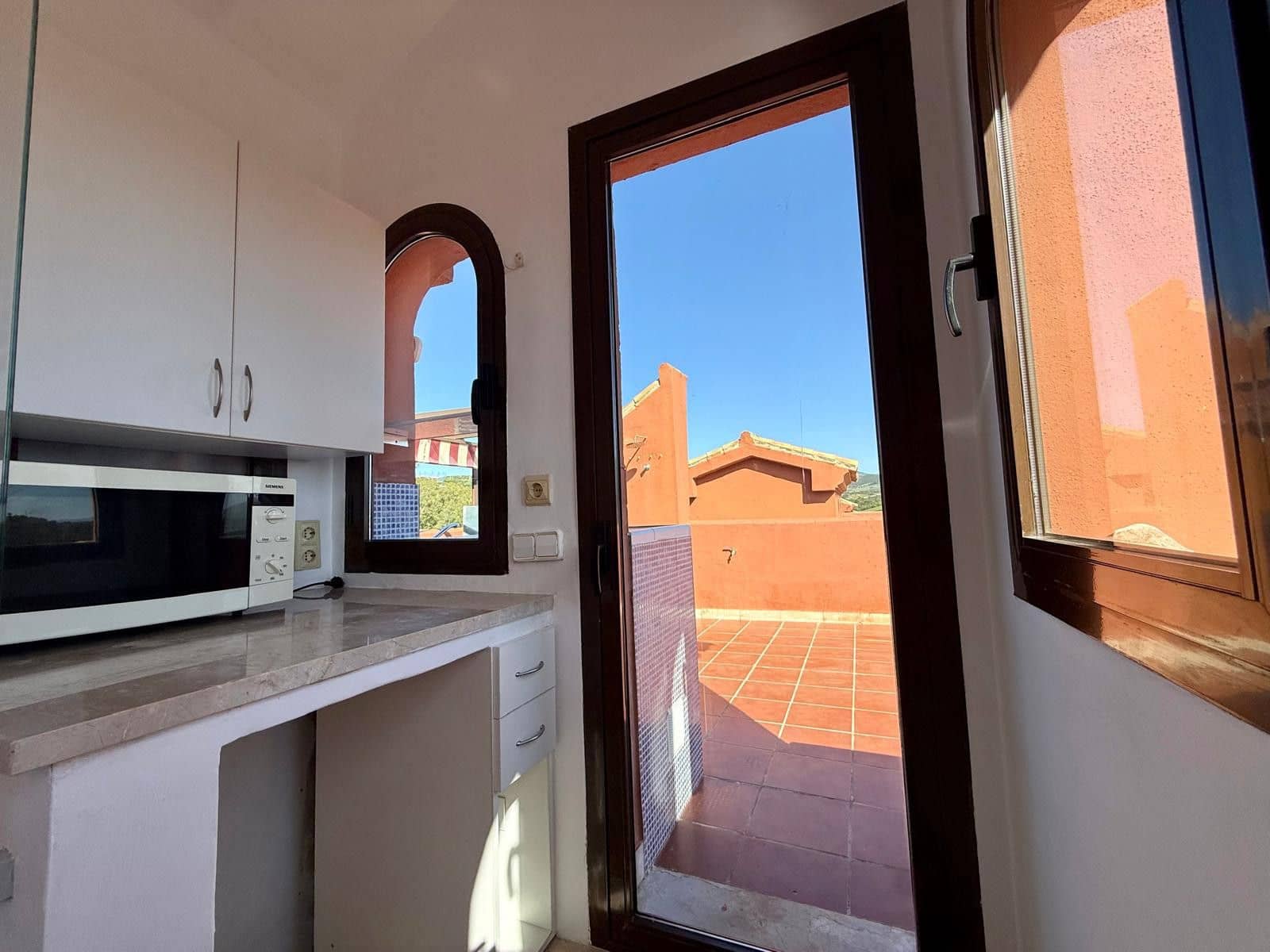 3 makuuhuone Kattohuoneisto myytävänä paikassa Estepona - 465 000 € (Ref: 9796489)