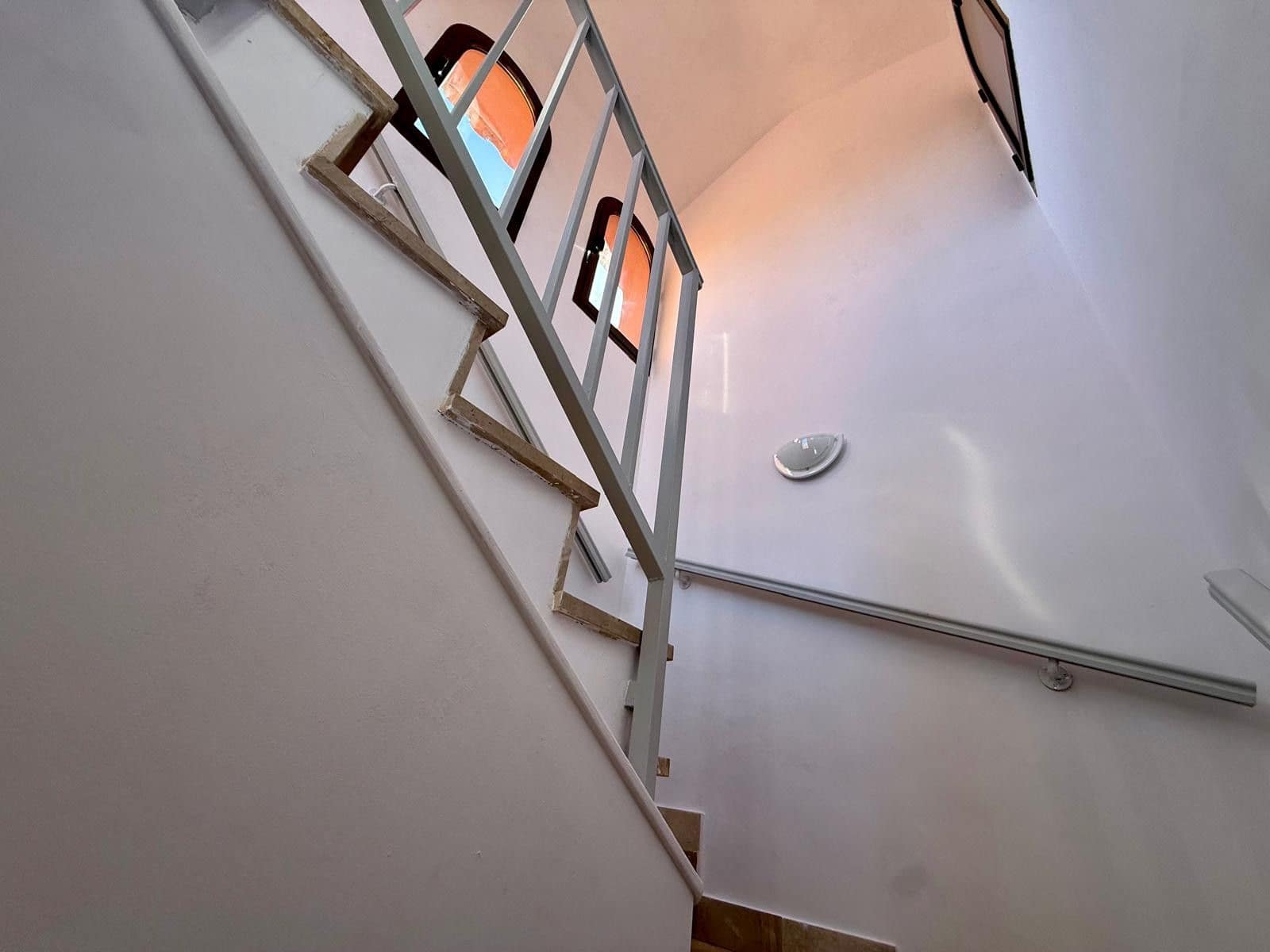 3 makuuhuone Kattohuoneisto myytävänä paikassa Estepona - 465 000 € (Ref: 9796489)