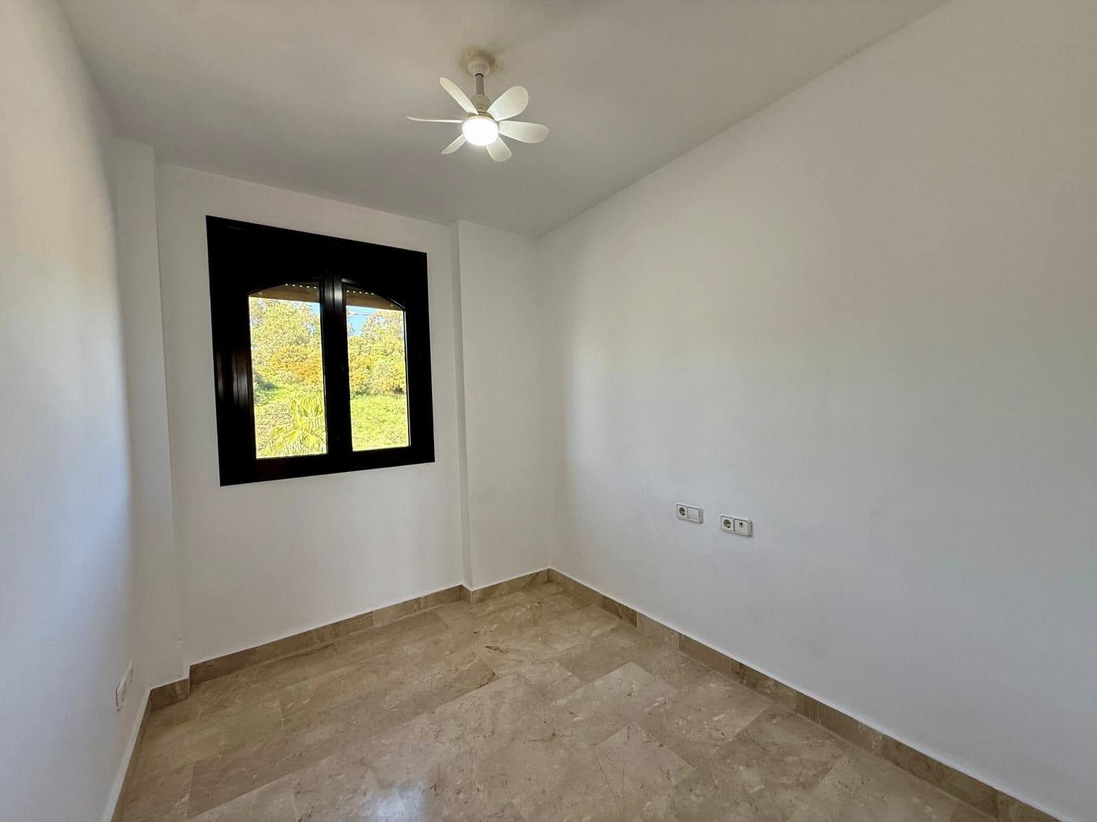 3 makuuhuone Kattohuoneisto myytävänä paikassa Estepona - 465 000 € (Ref: 9796489)