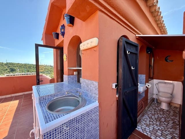 3 makuuhuone Kattohuoneisto myytävänä paikassa Estepona - 465 000 € (Ref: 9796489)