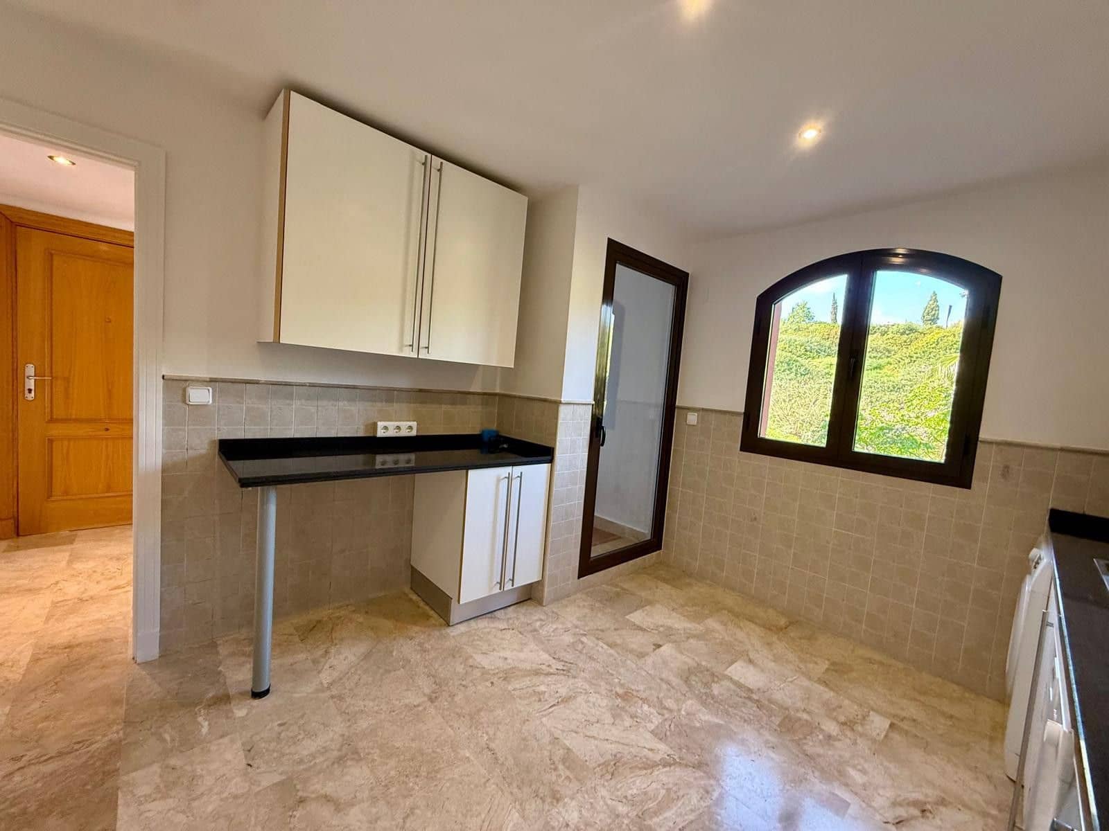 3 makuuhuone Kattohuoneisto myytävänä paikassa Estepona - 465 000 € (Ref: 9796489)