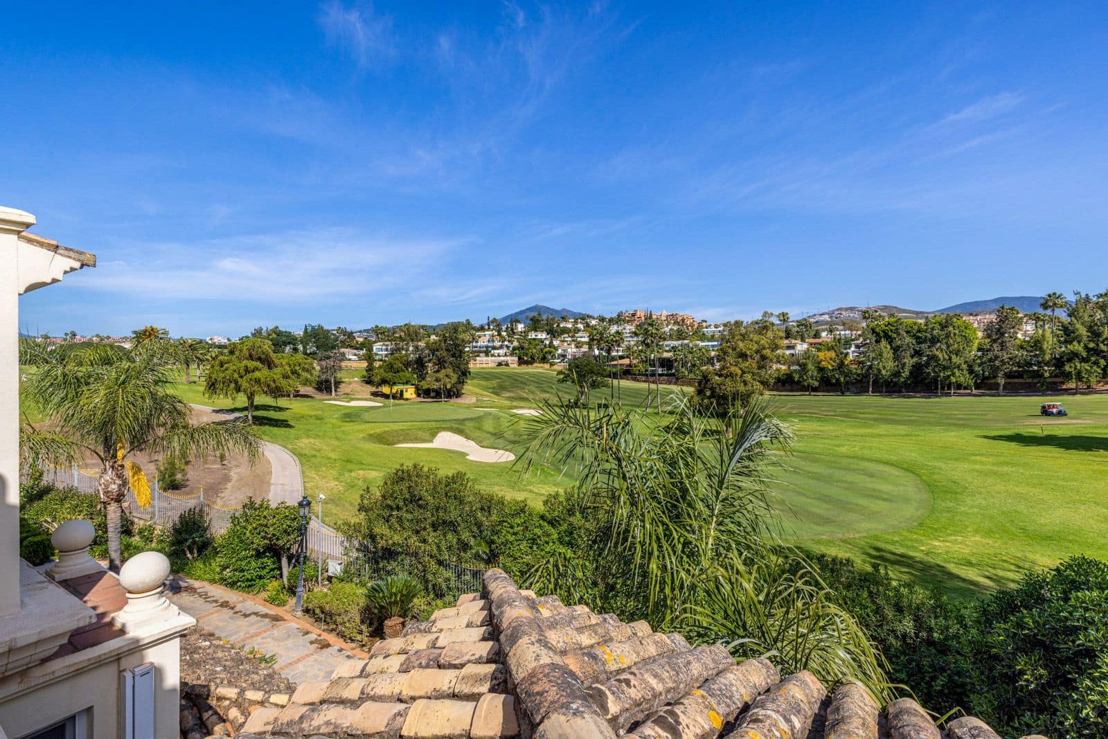 3 sypialnia Penthouse na sprzedaż w Nueva Andalucia - 1 900 000 € (Ref: 9796492)