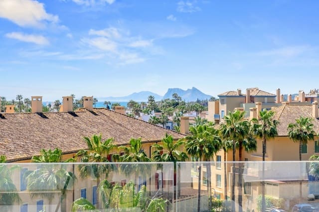 3 chambre Penthouse à vendre à Sotogrande, San Roque - 990 000 € (Ref: 9796493)