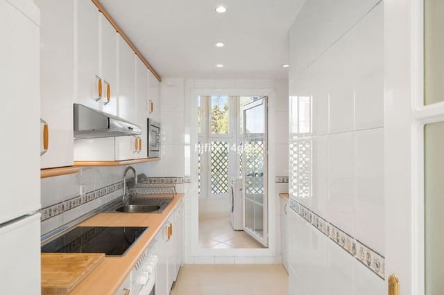 2 sypialnia Penthouse na sprzedaż w Nueva Andalucia, Marbella - 595 000 € (Ref: 9796498)