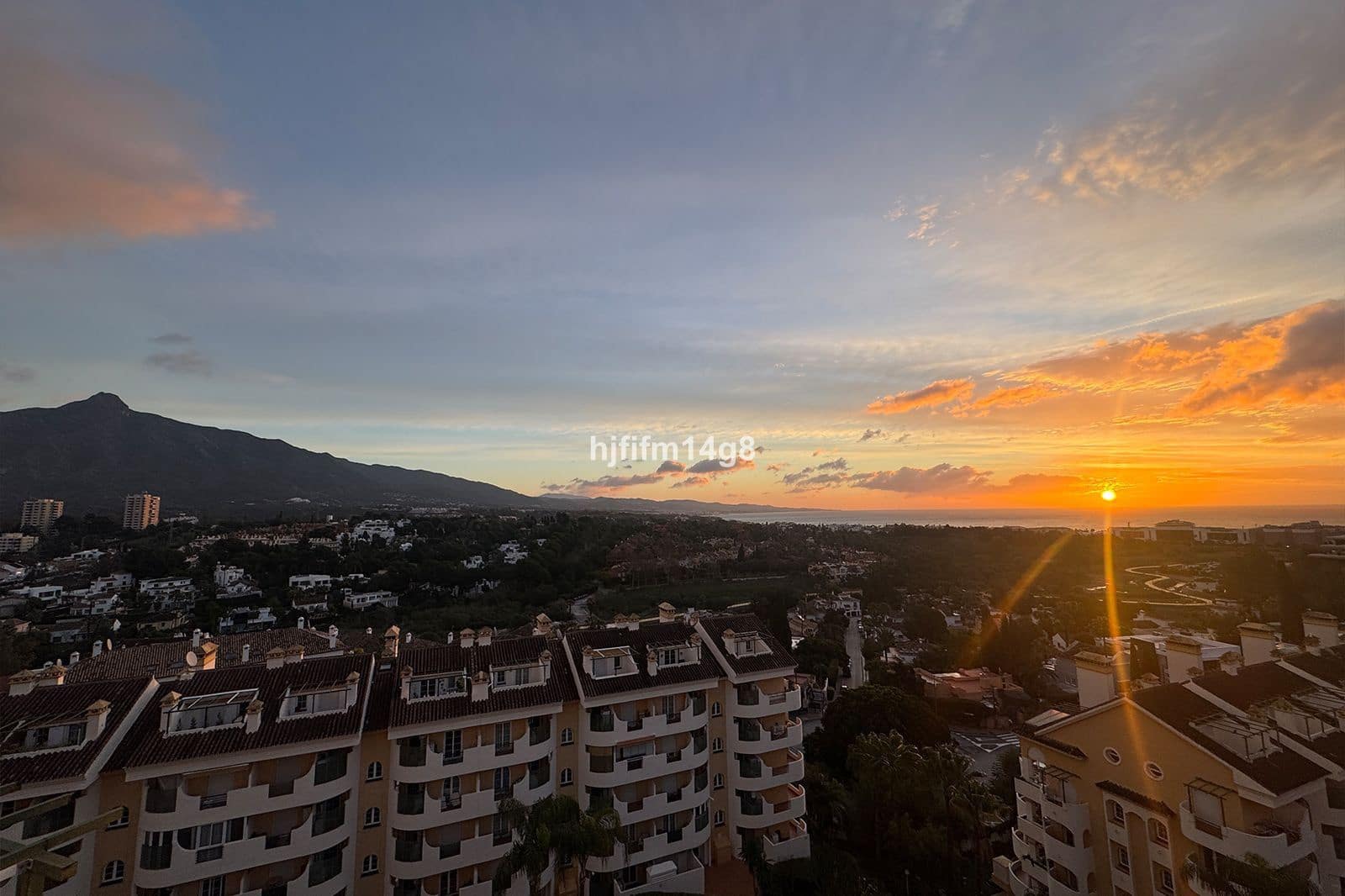 2 sypialnia Penthouse na sprzedaż w Nueva Andalucia - 595 000 € (Ref: 9796498)