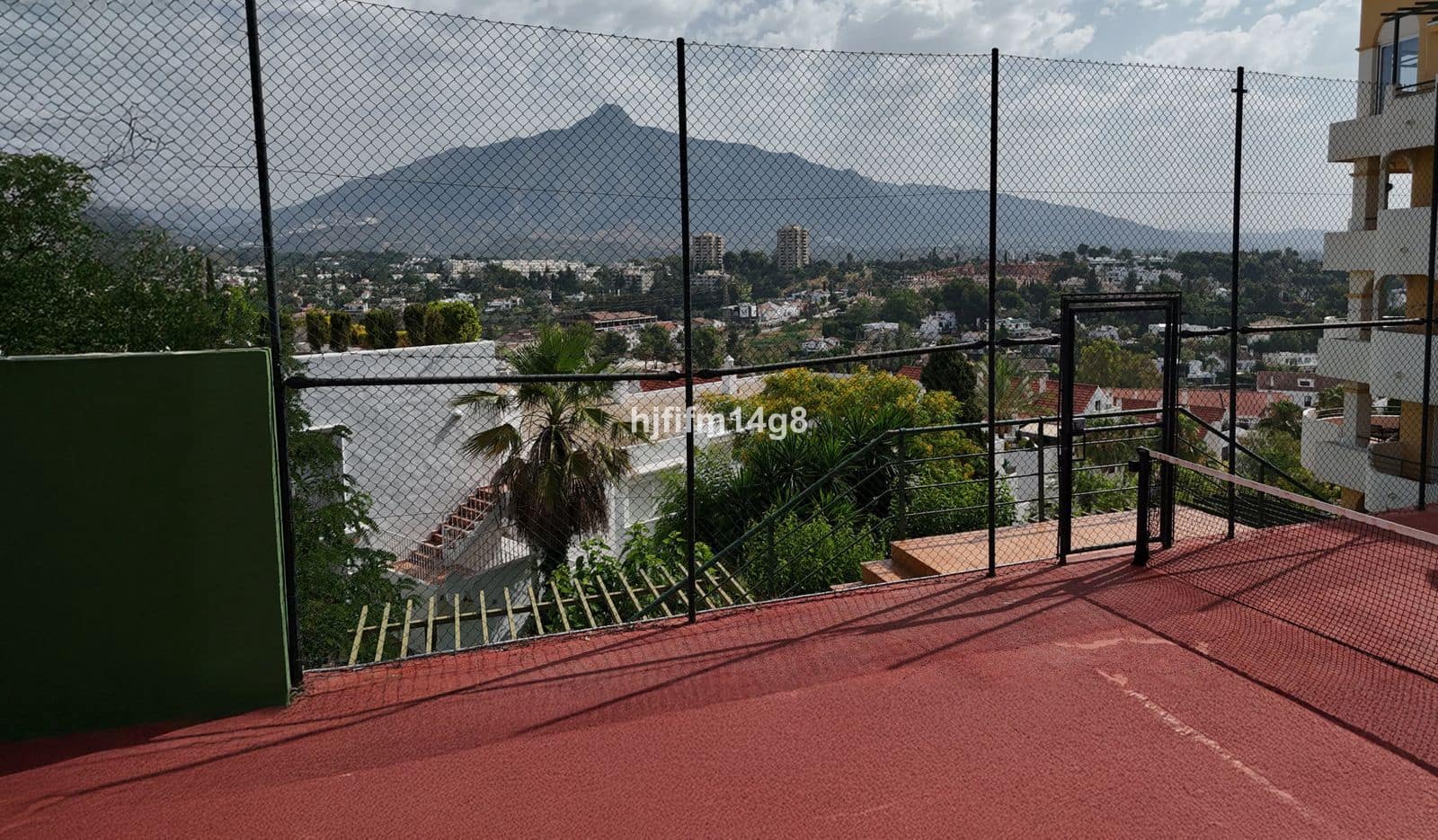 2 sypialnia Penthouse na sprzedaż w Nueva Andalucia - 595 000 € (Ref: 9796498)