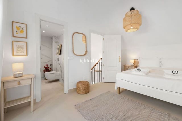 2 sypialnia Penthouse na sprzedaż w Nueva Andalucia, Marbella - 595 000 € (Ref: 9796498)