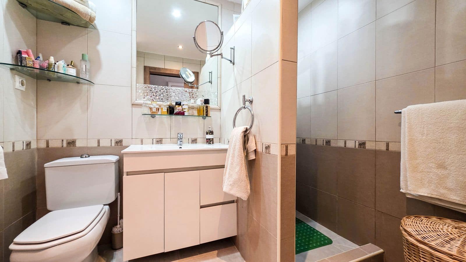 3 sypialnia Penthouse na sprzedaż w La Duquesa / Puerto de la Duquesa - 389 000 € (Ref: 9796499)