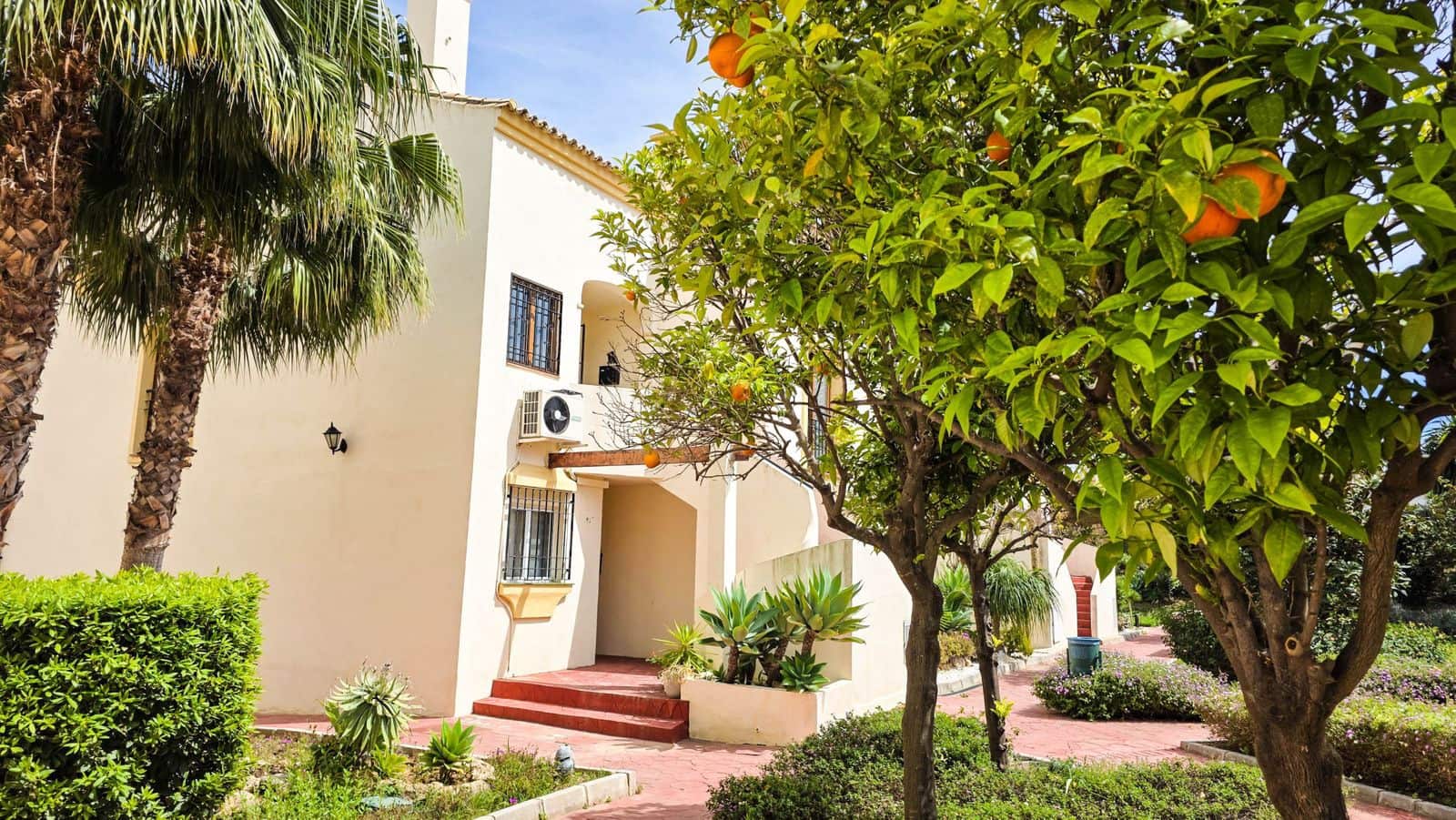 3 sypialnia Penthouse na sprzedaż w La Duquesa / Puerto de la Duquesa - 389 000 € (Ref: 9796499)