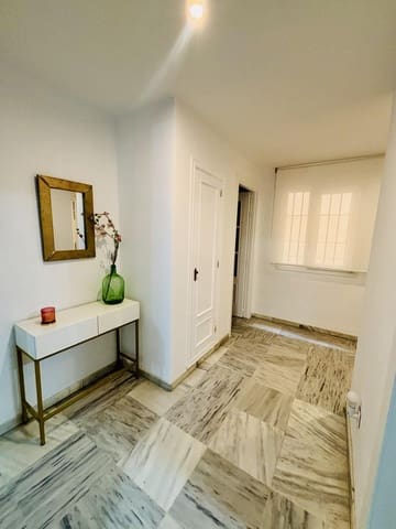 4 slaapkamer Appartement te koop in Málaga stad - € 449.500 (Ref: 9812009)