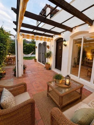 2 soveværelse Lejlighed til salg i Estepona - € 465.000 (Ref: 9812015)