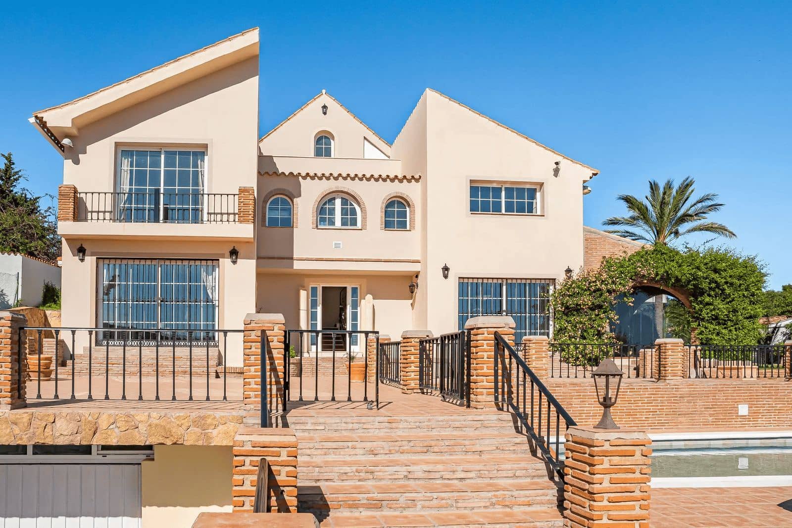 4 chambre Villa/Maison à vendre à Estepona - 1 500 000 € (Ref: 9812018)