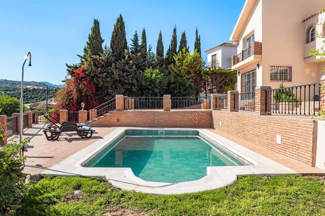4 soverom Villa til salgs i Estepona - € 1 500 000 (Ref: 9812018)