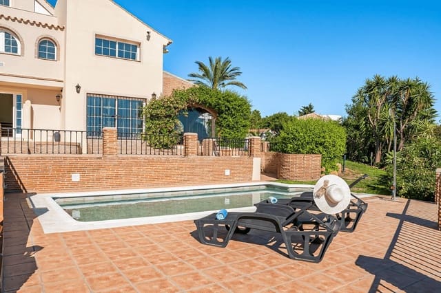 4 soverom Villa til salgs i Estepona - € 1 500 000 (Ref: 9812018)