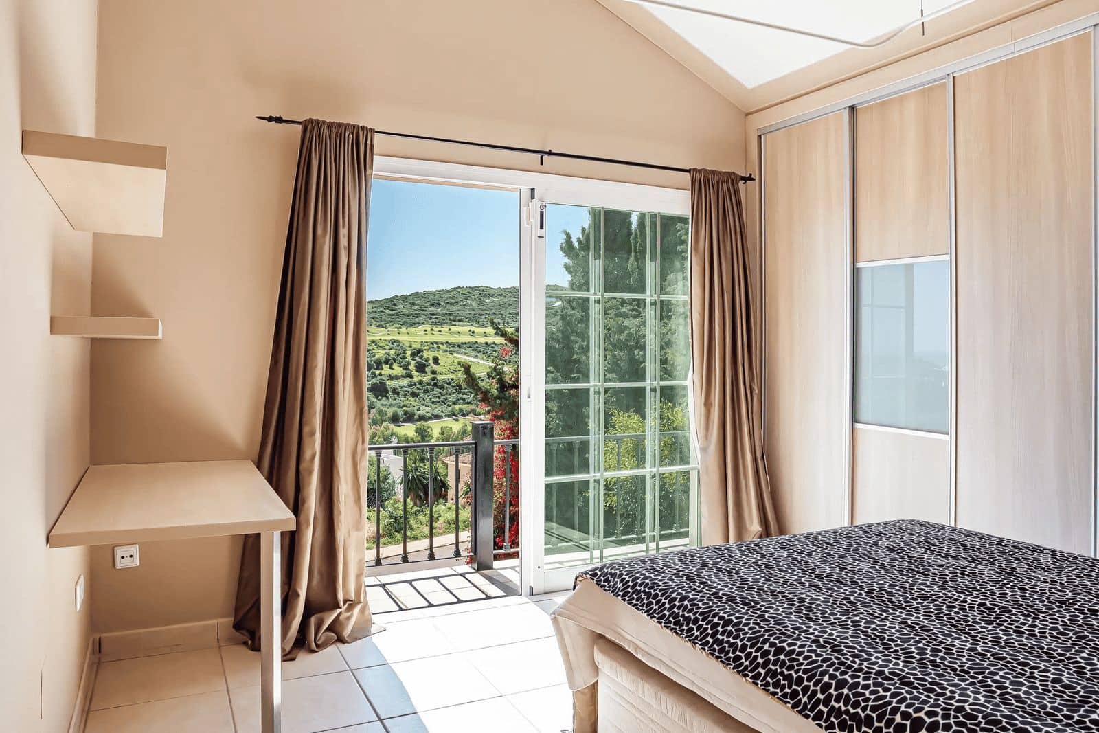 4 chambre Villa/Maison à vendre à Estepona - 1 500 000 € (Ref: 9812018)