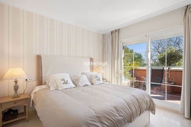 3 sovrum Takvåning till salu i Nueva Andalucia, Marbella - 750 000 € (Ref: 9812019)