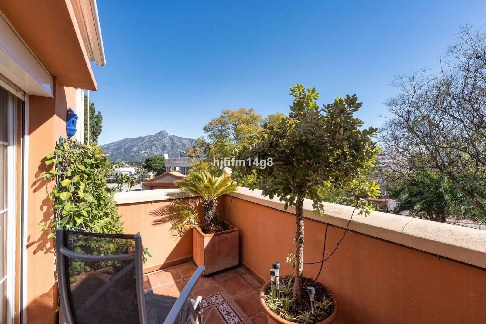 3 sovrum Takvåning till salu i Nueva Andalucia - 750 000 € (Ref: 9812019)