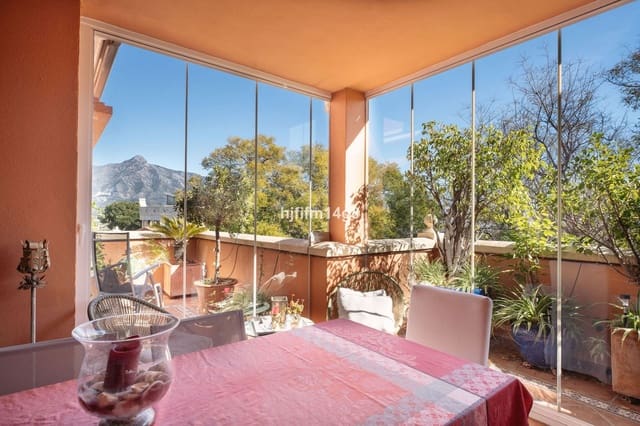 3 sovrum Takvåning till salu i Nueva Andalucia, Marbella - 750 000 € (Ref: 9812019)
