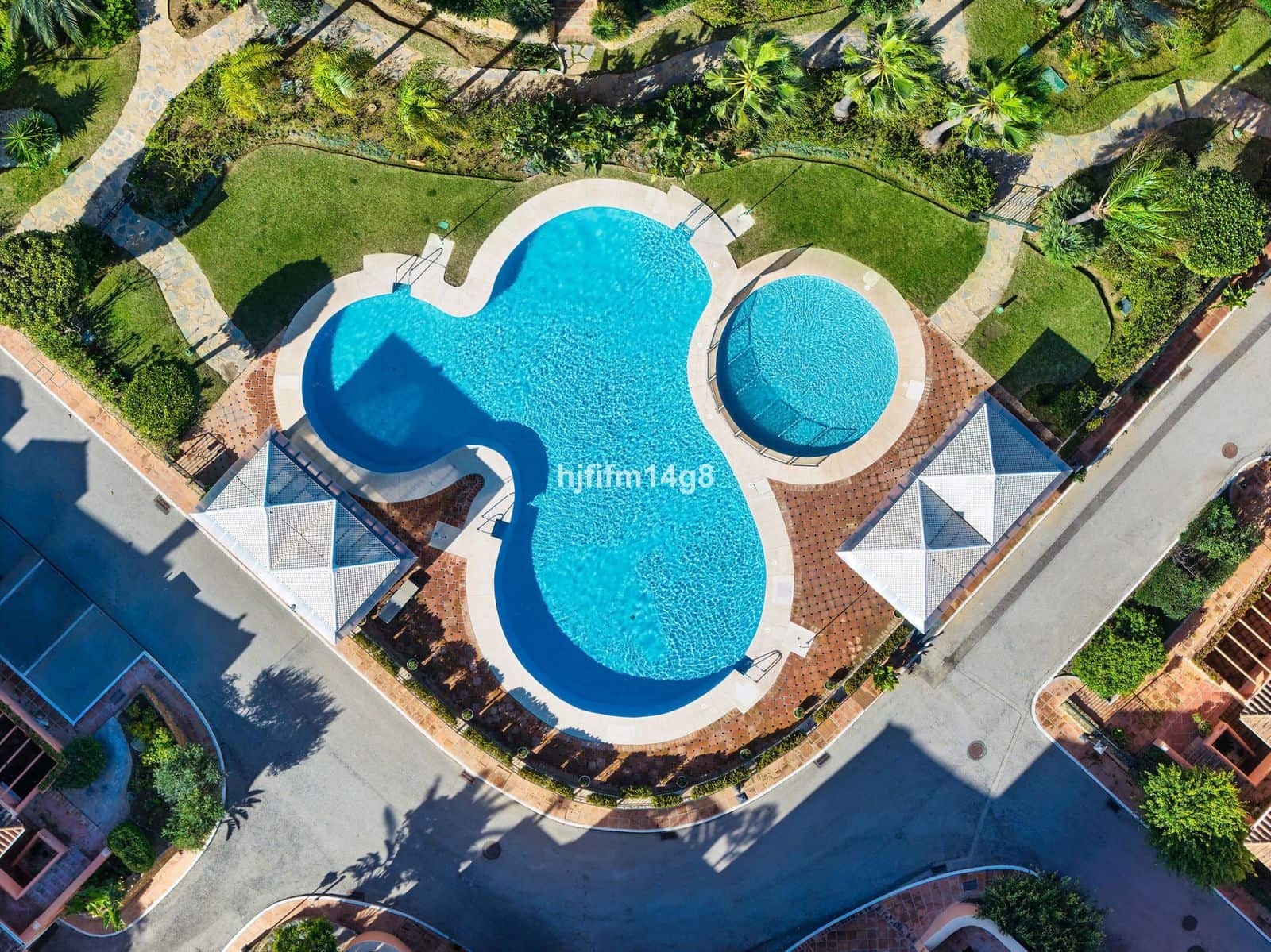 3 sovrum Takvåning till salu i Nueva Andalucia - 750 000 € (Ref: 9812019)