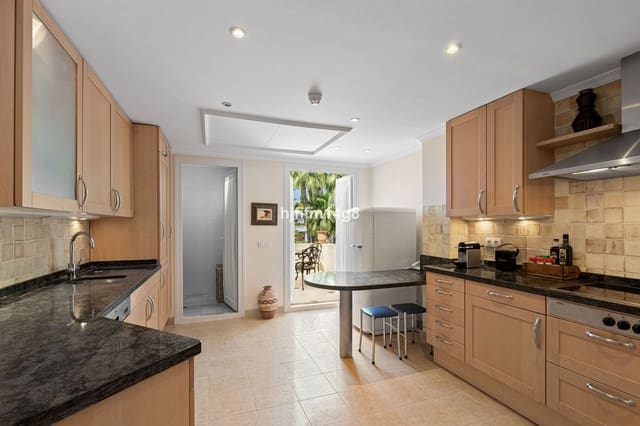 3 quarto Apartamento para venda em Nueva Andalucia, Marbella - 1 385 000 € (Ref: 9812026)