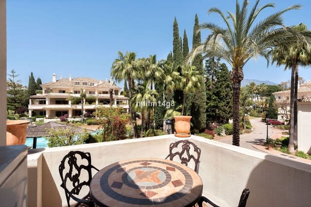 3 quarto Apartamento para venda em Nueva Andalucia, Marbella - 1 385 000 € (Ref: 9812026)