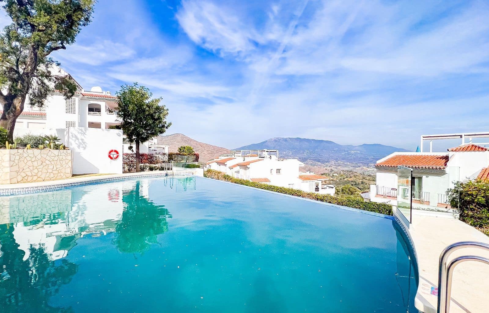 2 soverom Leilighet til salgs i La Mairena - € 399 000 (Ref: 9812027)