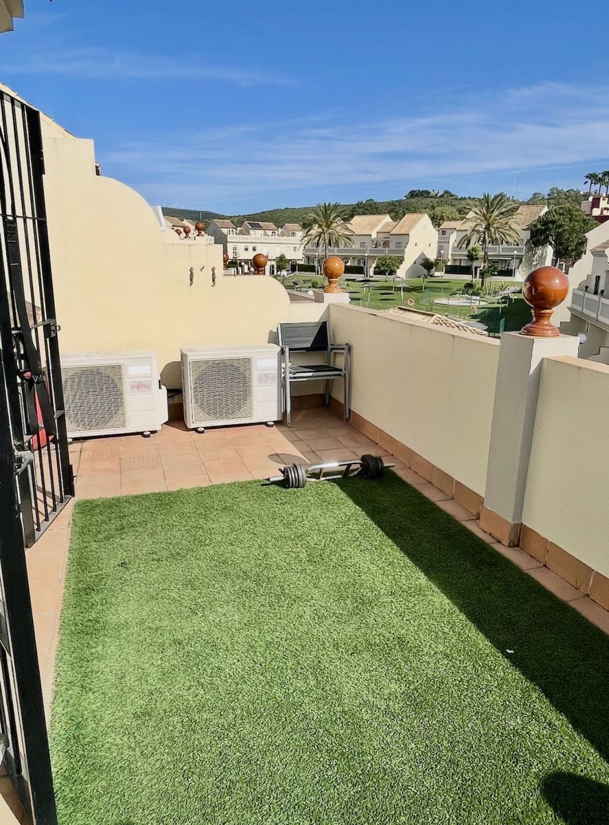 3 soverom Hus til salgs i La Duquesa / Puerto de la Duquesa - € 360 000 (Ref: 9812028)
