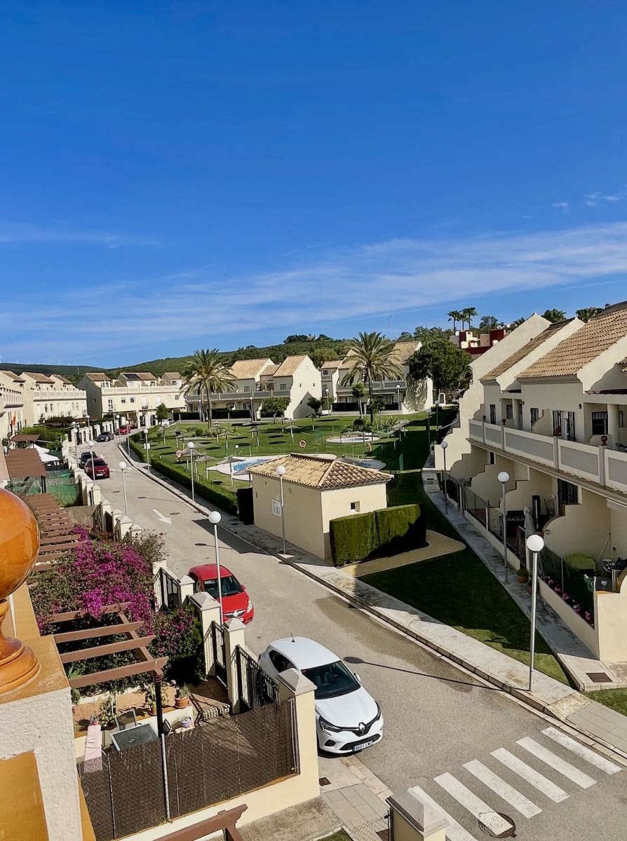 3 soverom Hus til salgs i La Duquesa / Puerto de la Duquesa - € 360 000 (Ref: 9812028)