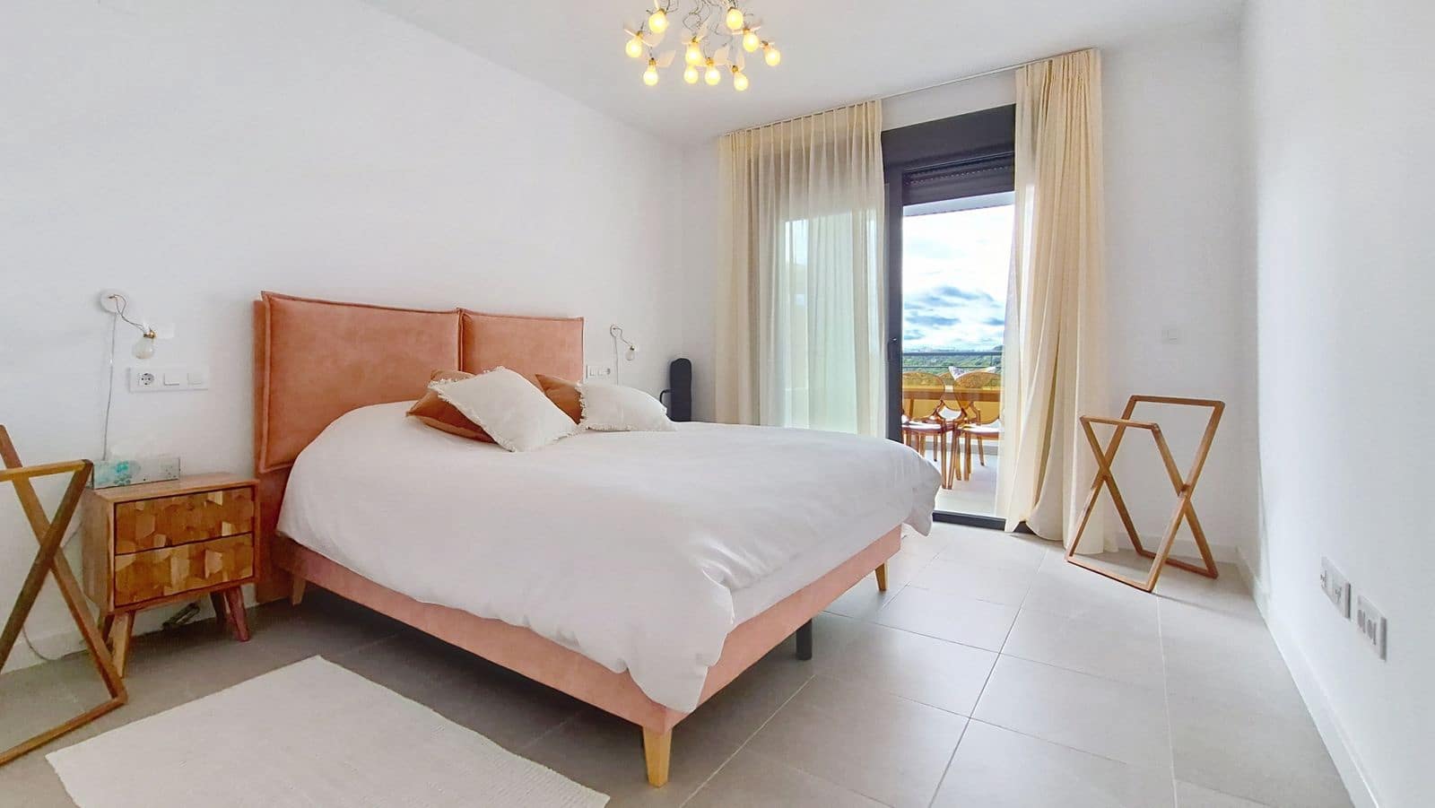 Apartamento de 3 habitaciones en Casares en venta - 549.000 € (Ref: 9812036)