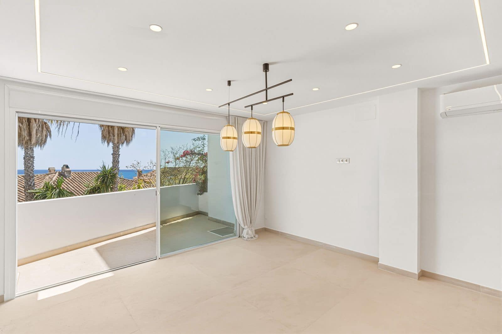 Casa de 4 habitaciones en Los Monteros en venta - 950.000 € (Ref: 9812039)
