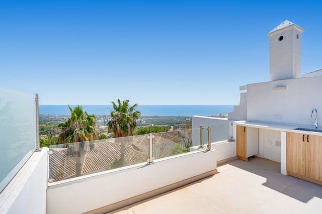Casa de 4 habitaciones en Los Monteros, Marbella en venta - 950.000 € (Ref: 9812039)