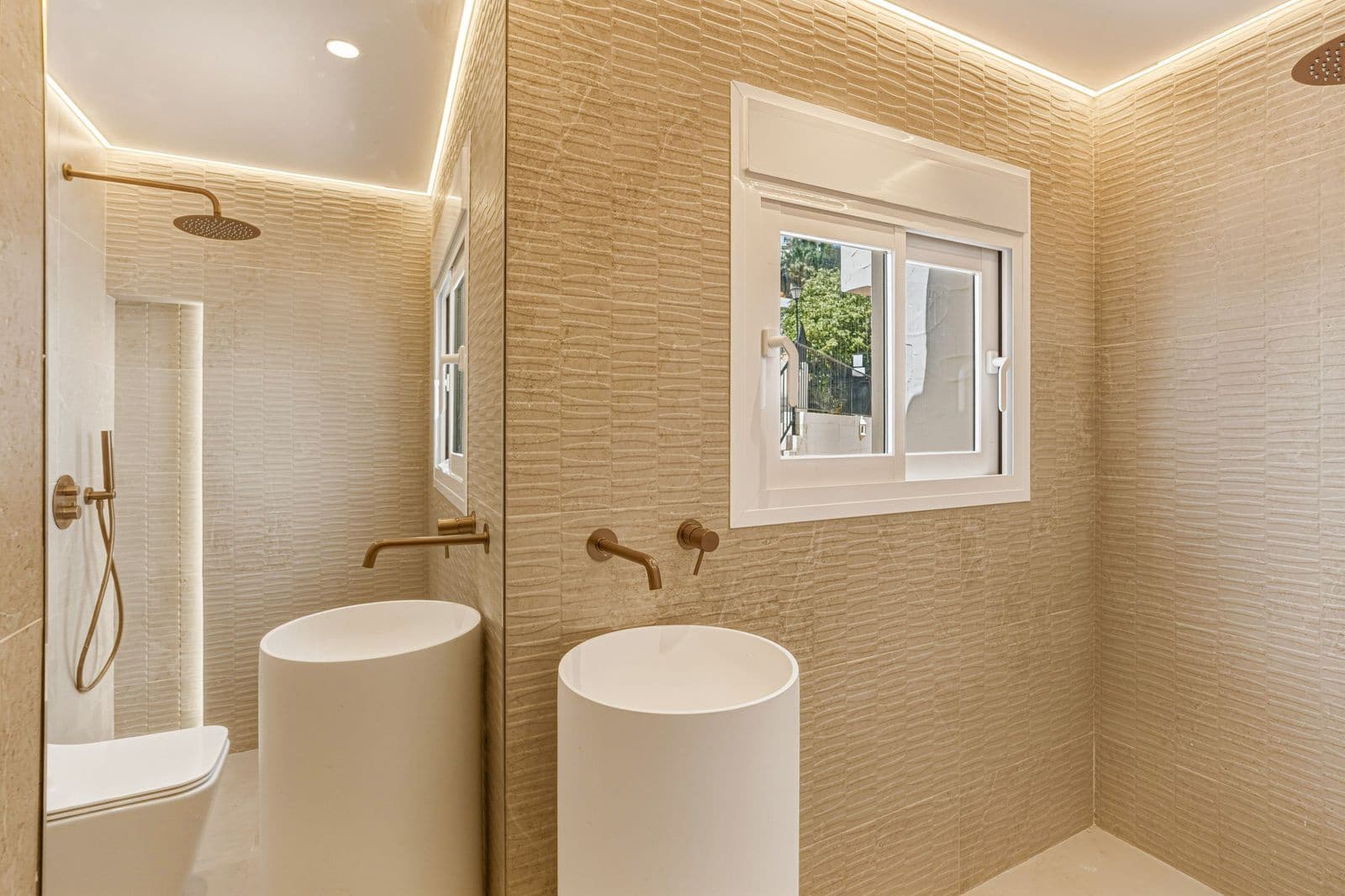 Casa de 4 habitaciones en Los Monteros en venta - 950.000 € (Ref: 9812039)