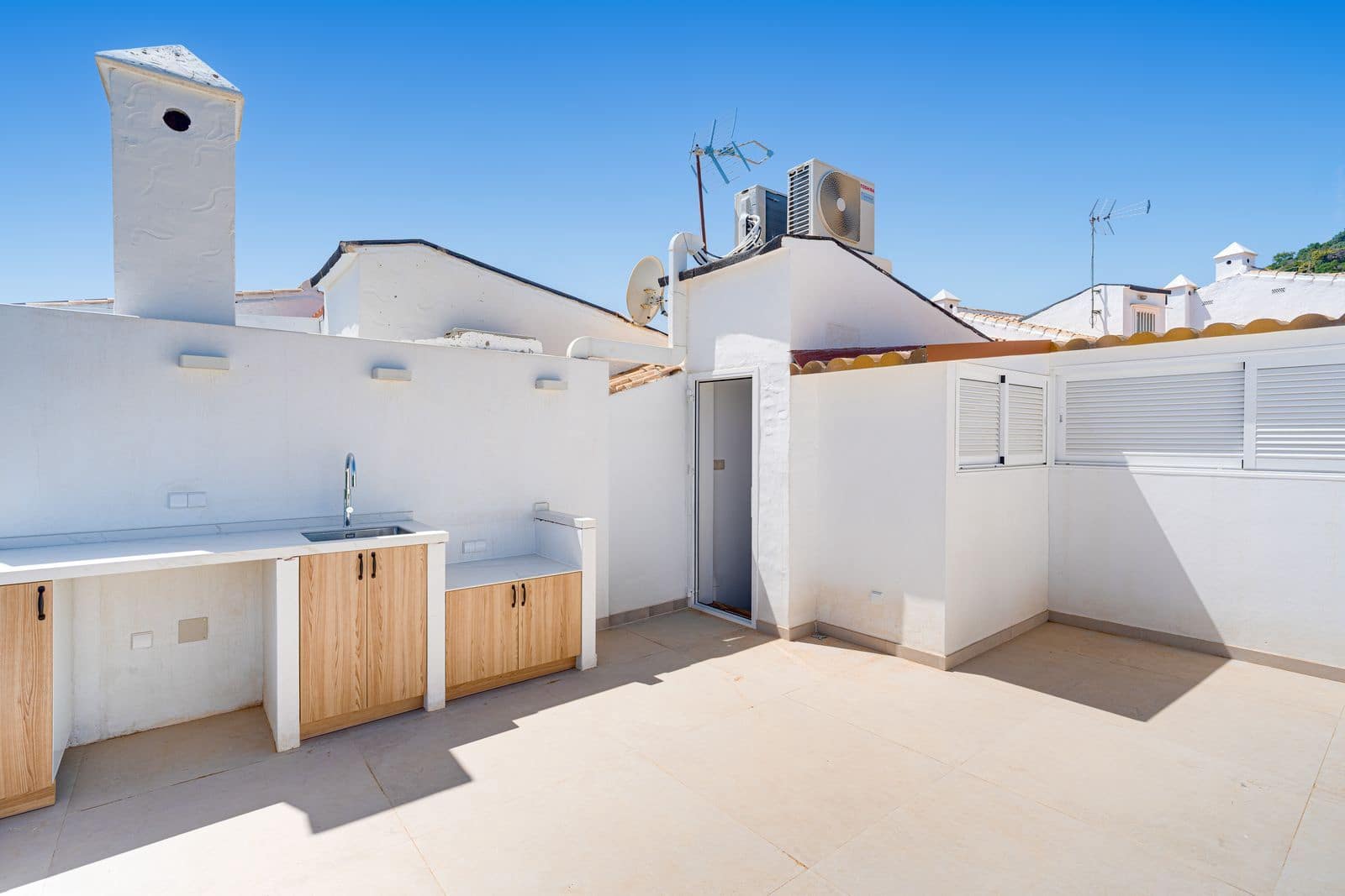 Casa de 4 habitaciones en Los Monteros en venta - 950.000 € (Ref: 9812039)