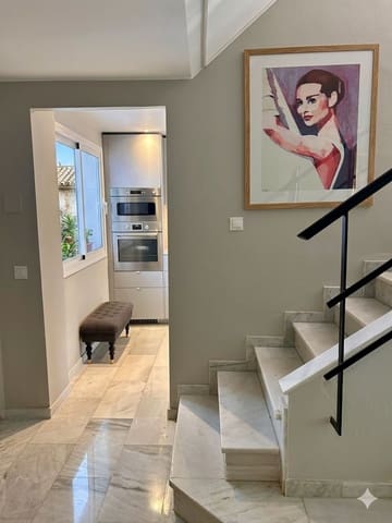 3 soveværelse Byhus til salg i Nueva Andalucia, Marbella - € 656.500 (Ref: 9812041)