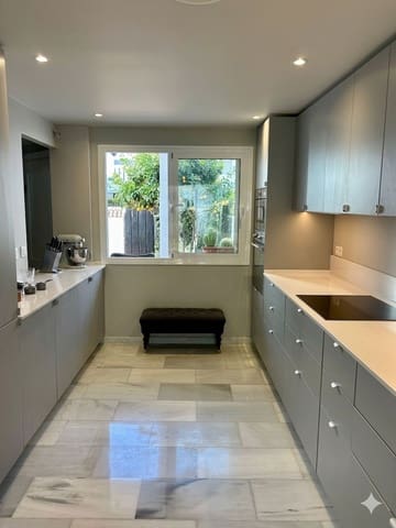 3 soveværelse Byhus til salg i Nueva Andalucia, Marbella - € 656.500 (Ref: 9812041)