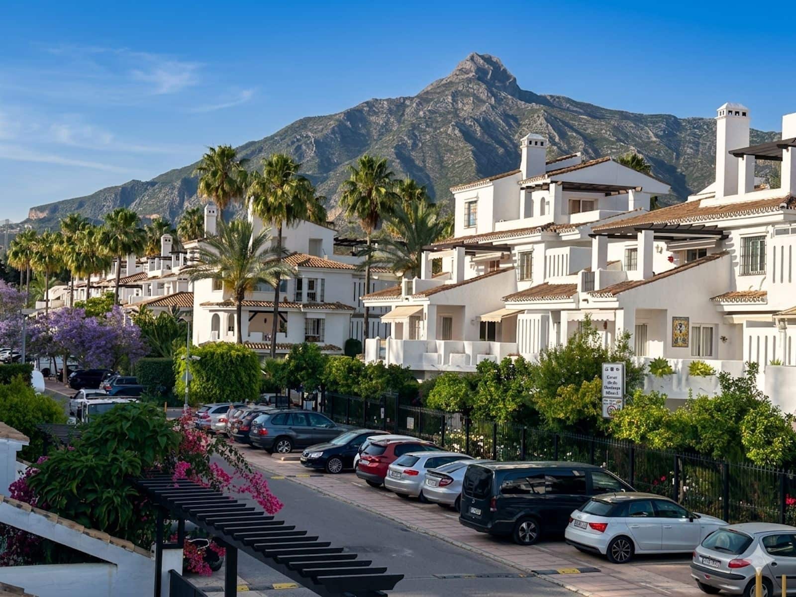 3 soveværelse Byhus til salg i Nueva Andalucia - € 656.500 (Ref: 9812041)