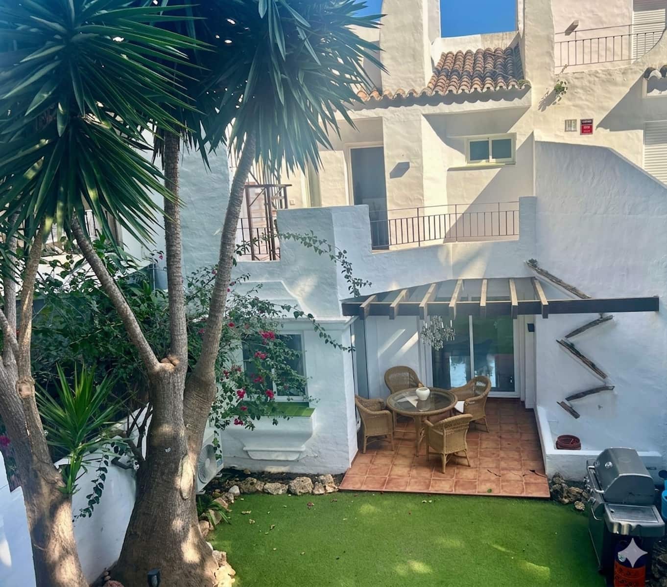 3 soveværelse Byhus til salg i Nueva Andalucia - € 656.500 (Ref: 9812041)