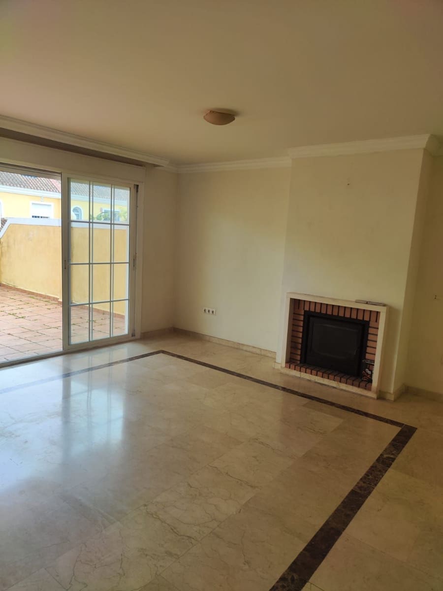 Casa de 4 habitaciones en Mijas Costa en venta - 445.000 € (Ref: 9812047)
