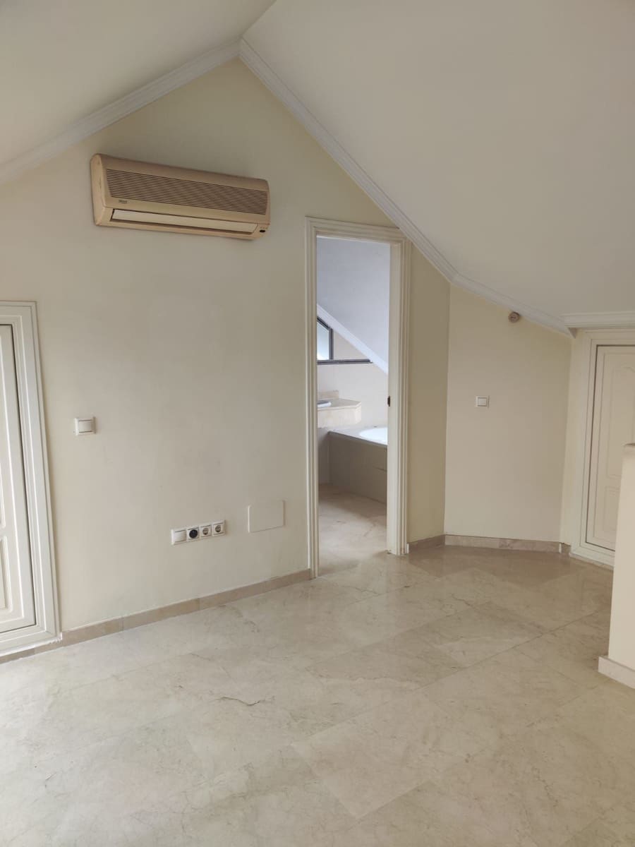 Casa de 4 habitaciones en Mijas Costa en venta - 445.000 € (Ref: 9812047)