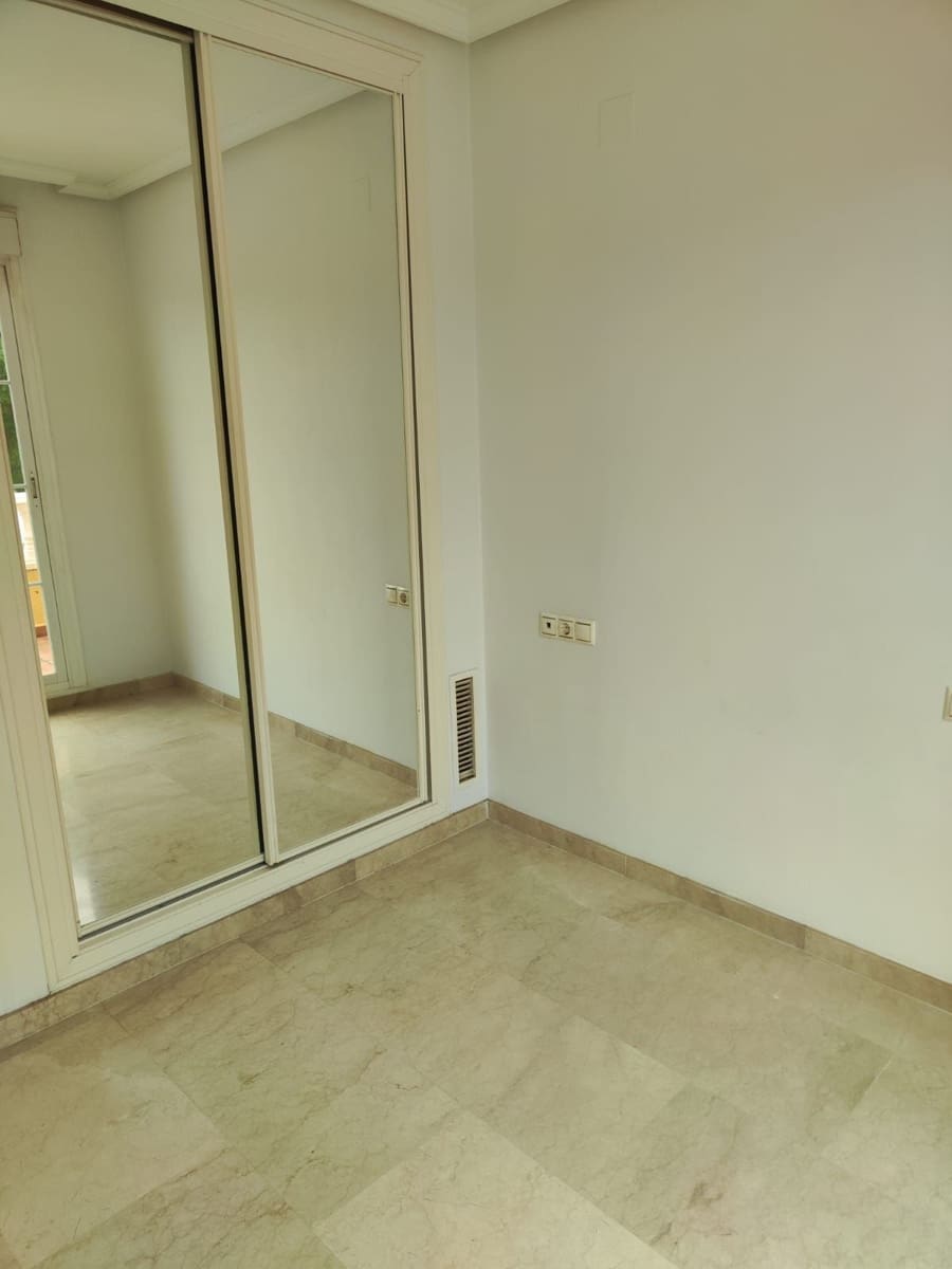 Casa de 4 habitaciones en Mijas Costa en venta - 445.000 € (Ref: 9812047)